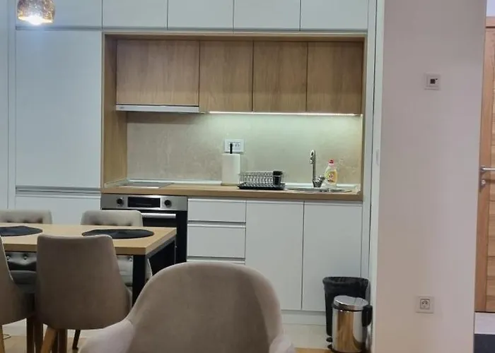 Rojal Lux 640 아파트 즐라티보